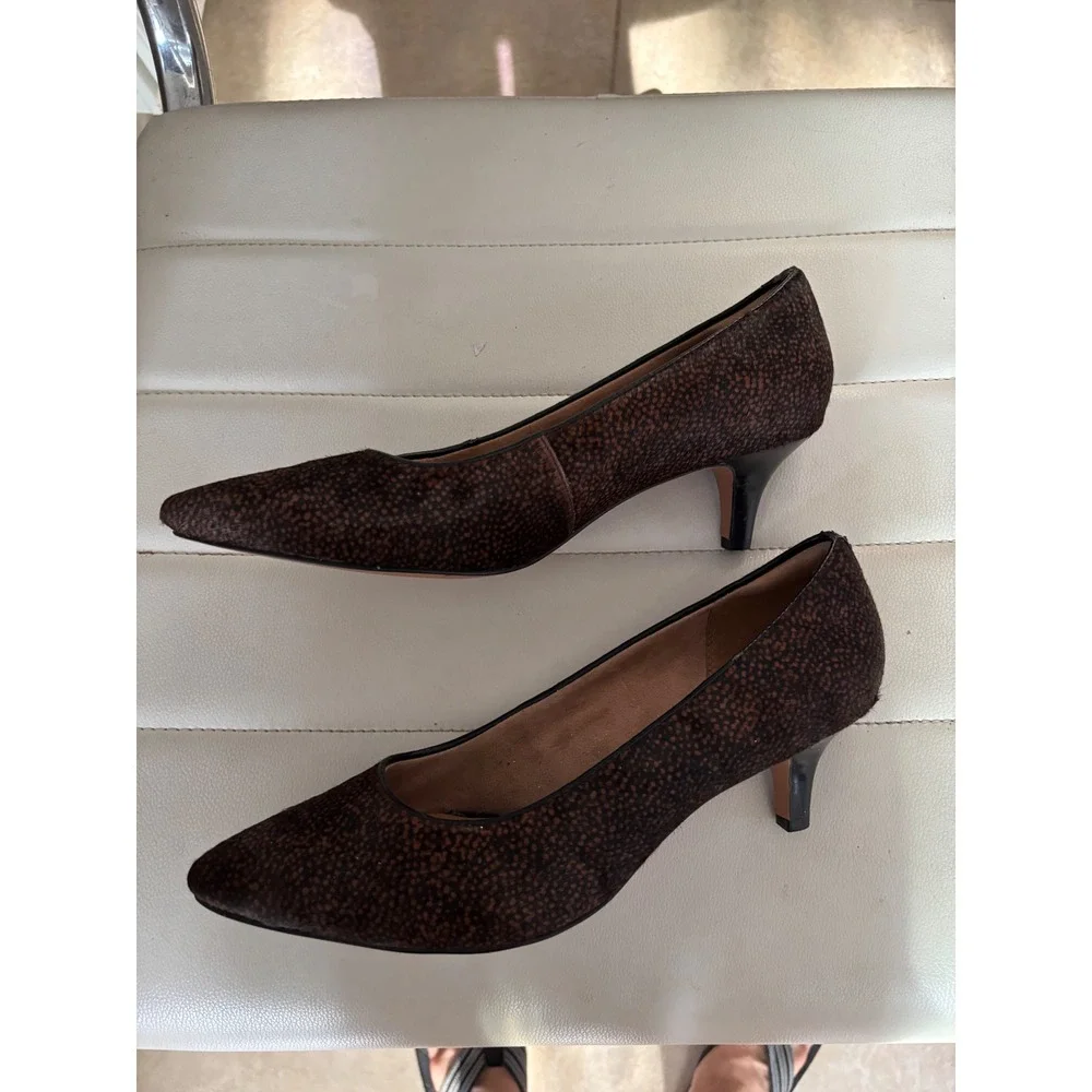 Clarks Brown Animal Print Suede Pointed Toe Kitten Heel Pumps Women's Shoes‎
